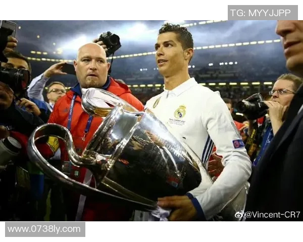 香蕉足球明星的传奇故事与他在绿茵场上的辉煌成就